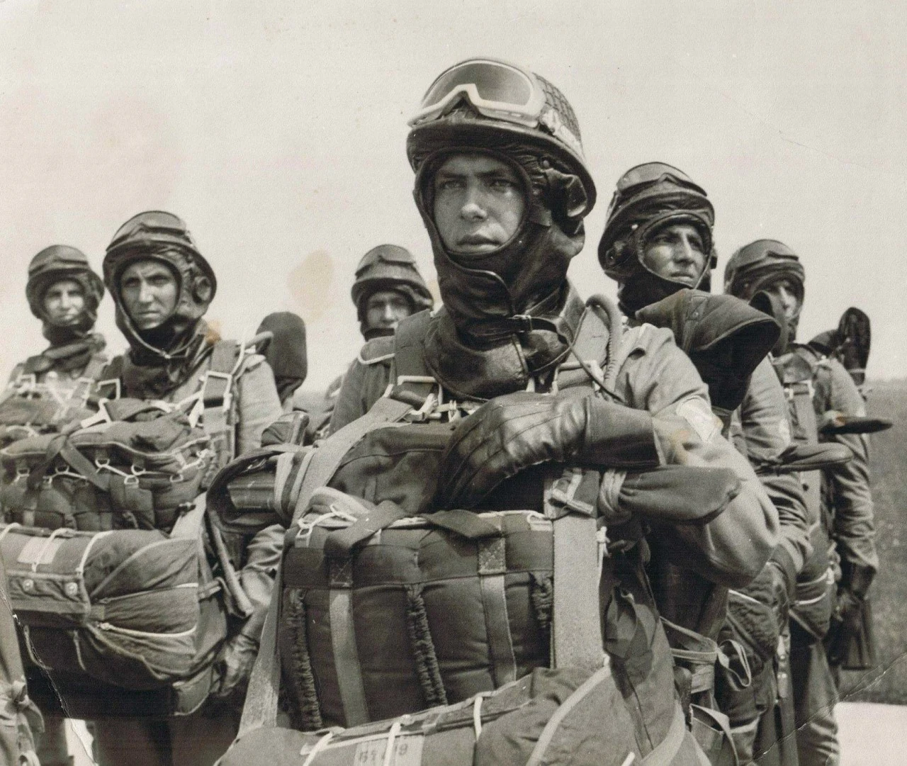 Issued Romanian M73 Paratrooper Helmet - Image 5