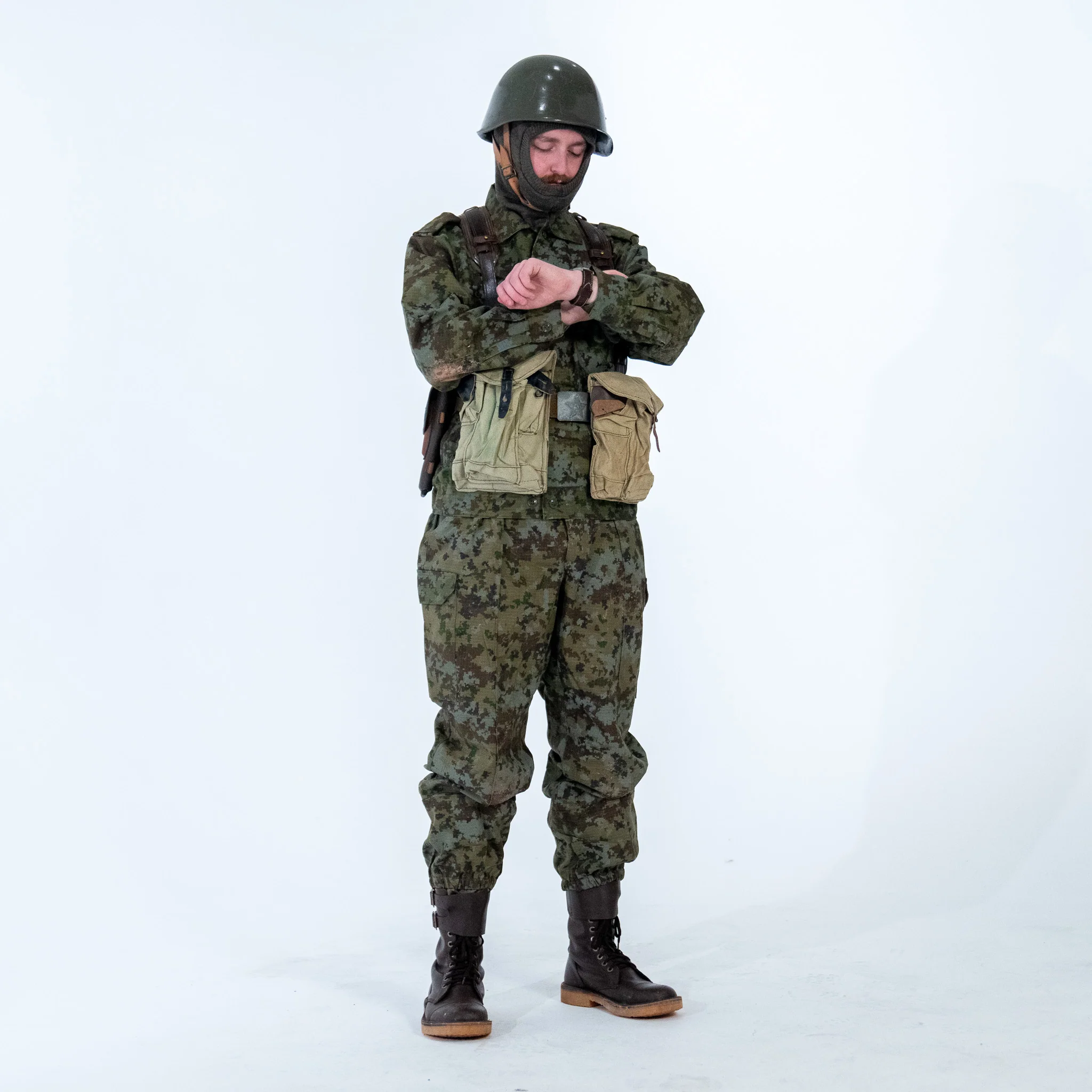 Unissued Russian FSB Border Guard Field Shirt - Image 3